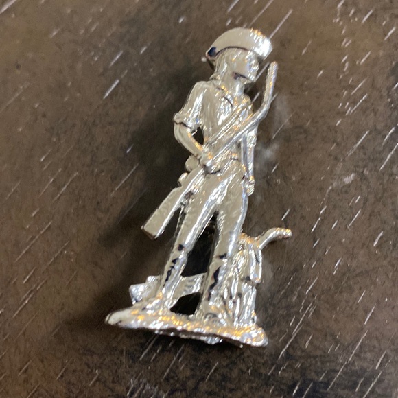 Cinerama Cranston RI Minuteman Silver Tone Brooch - Picture 1 of 3